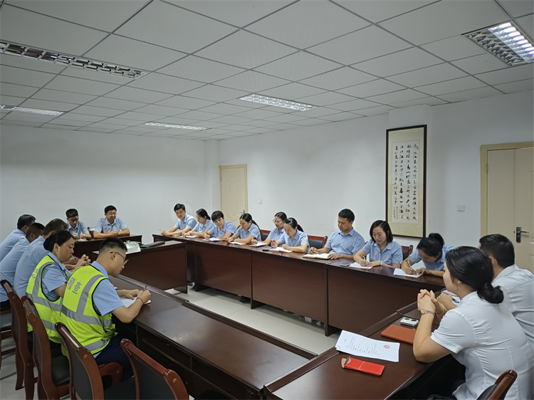雅眉乐公司草坝收费站组织召开收费工作会.jpg